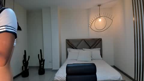 M A Y A    H O F F M A N online show from 01.17.26