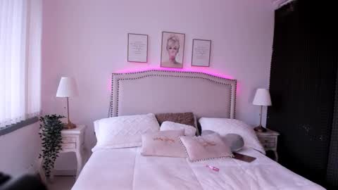 Mayajhons online show from 02.15.26