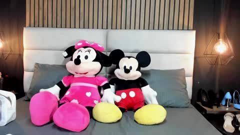 Nicolle Ruselle   Hello my lovely  schedule for great fun from  630 am and end 800 pm Colombian time I wait for you online show from 02.03.25