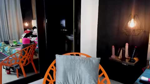 Nicolle Ruselle   Hello my lovely  schedule for great fun from  630 am and end 800 pm Colombian time I wait for you online show from 02.12.25