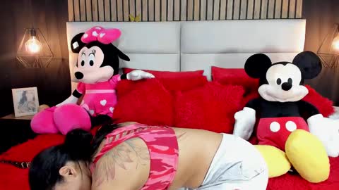 Nicolle Ruselle   Hello my lovely  schedule for great fun from  630 am and end 800 pm Colombian time I wait for you online show from 02.27.25