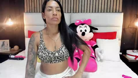 Nicolle Ruselle   Hello my lovely  schedule for great fun from  630 am and end 800 pm Colombian time I wait for you online show from 03.10.25