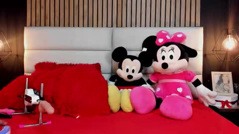 Nicolle Ruselle   Hello my lovely  schedule for great fun from  630 am and end 800 pm Colombian time I wait for you online show from 09.30.25