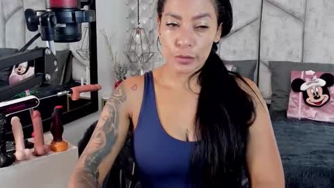 Nicolle Ruselle   Hello my lovely  schedule for great fun from  630 am and end 800 pm Colombian time I wait for you online show from 11.13.25