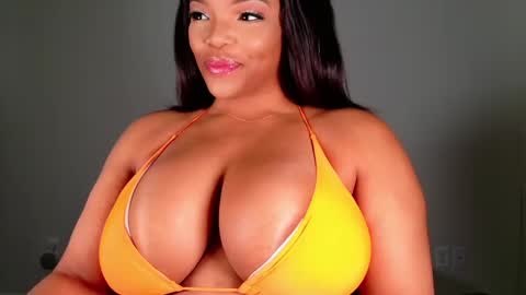 MayBabi online show from 02.08.25