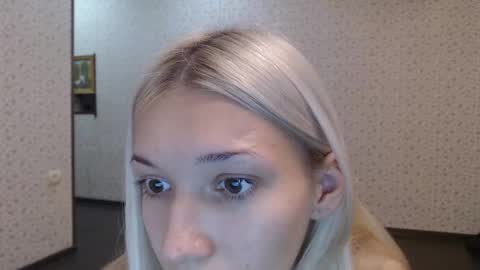 maybe_doll online show from 10.09.25