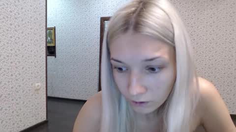 maybe_doll online show from 10.12.25