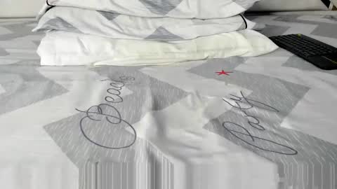 Snapshot of maybelline_666 chatting on 10.21.25 Maybelline69 online show from 10.21.25