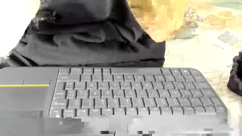 Snapshot of maybelline_666 chatting on 11.19.25 Maybelline69 online show from 11.19.25