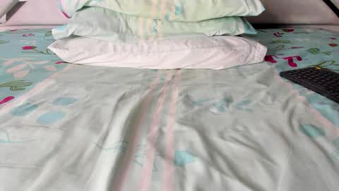 Snapshot of maybelline_666 chatting on 11.25.25 Maybelline69 online show from 11.25.25