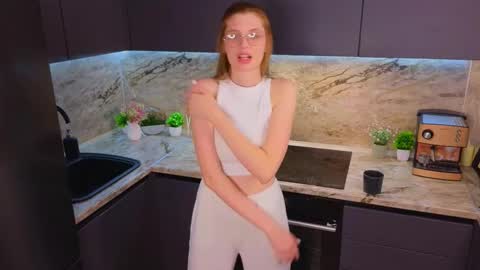 Mia online show from 02.12.25