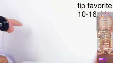 Snapshot of maye_u chatting on 10.24.25 maye online show from 10.24.25