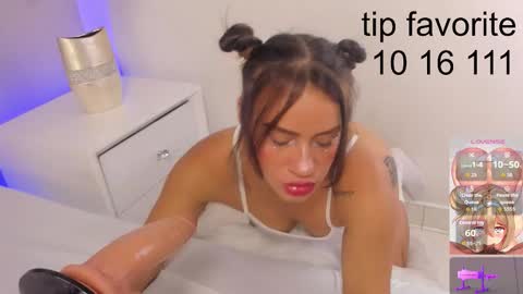 Snapshot of maye_u chatting on 11.23.25 maye online show from 11.23.25