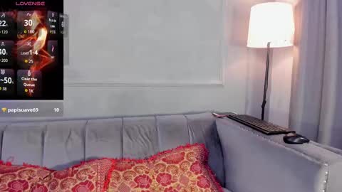 Snapshot of mayevanss chatting on 10.24.25 mayevanss online show from 10.24.25