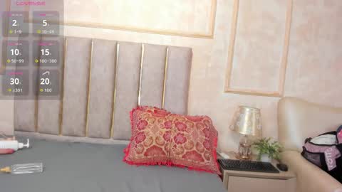 Snapshot of mayevanss chatting on 11.27.25 mayevanss online show from 11.27.25