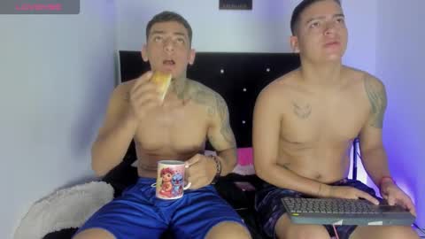 Snapshot of maykel_and_mike chatting on 11.13.25 maykel_and_mike online show from 11.13.25