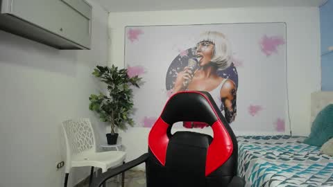 Snapshot of maylin_hornyy19 chatting on 04.24.26 Maylin online show from 04.24.26