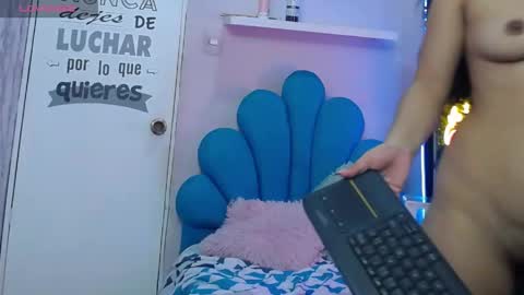 Snapshot of maylin_hornyy19 chatting on 04.30.26 Maylin online show from 04.30.26