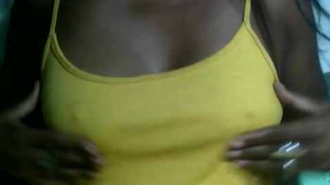 Snapshot of mayolu586 chatting on 05.15.26 Maya online show from 05.15.26