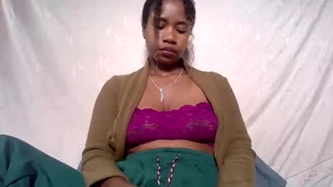 Snapshot of mayrah5 chatting on 03.11.26 mayrah online show from 03.11.26