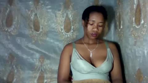 Snapshot of mayrah5 chatting on 03.14.26 mayrah online show from 03.14.26