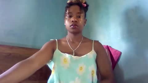 Snapshot of mayrah5 chatting on 03.15.26 mayrah online show from 03.15.26