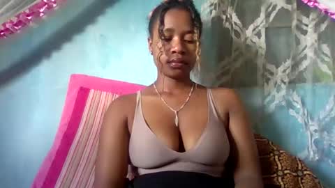 Snapshot of mayrah5 chatting on 03.17.26 mayrah online show from 03.17.26