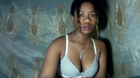 Snapshot of mayrah5 chatting on 03.20.26 mayrah online show from 03.20.26