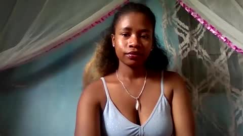 Snapshot of mayrah5 chatting on 03.21.26 mayrah online show from 03.21.26