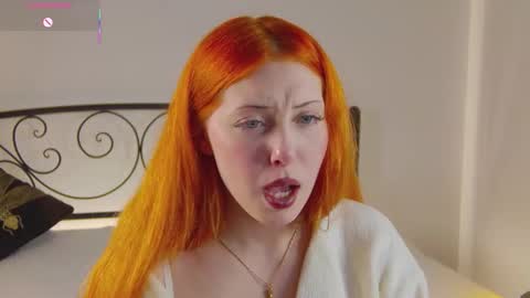 Snapshot of mazymayes chatting on 11.10.25 Mazy online show from 11.10.25