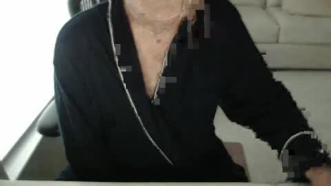 Snapshot of mbeastie chatting on 01.21.25 Beastie online show from 01.21.25