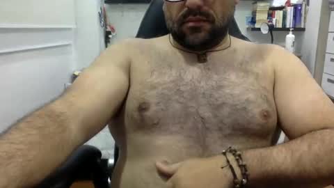 Snapshot of mbotve chatting on 11.09.25 VzlaMan online show from 11.09.25