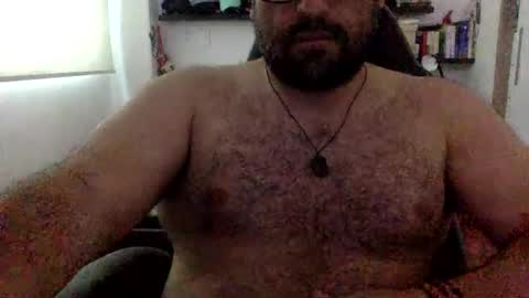 Snapshot of mbotve chatting on 11.17.25 VzlaMan online show from 11.17.25