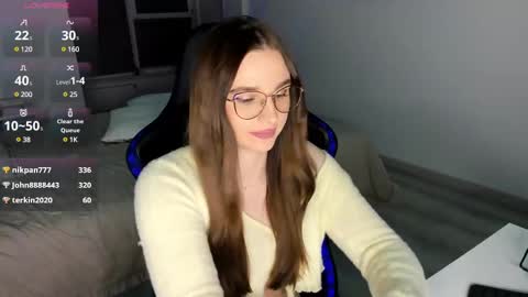 Snapshot of mcfly_11 chatting on 02.08.25 mcfly_11 online show from 02.08.25