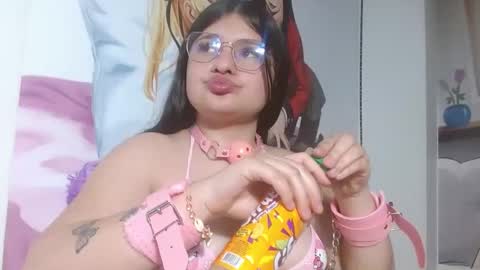 mackenna av online show from 02.26.25