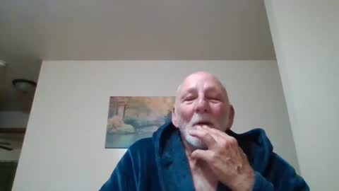 Snapshot of mdane99 chatting on 10.31.25 mdane99 online show from 10.31.25