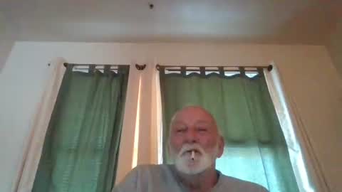 Snapshot of mdane99 chatting on 12.04.25 mdane99 online show from 12.04.25