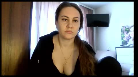 Snapshot of meadoweyes_ chatting on 11.24.25 meadoweyes_ online show from 11.24.25