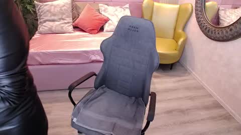 meamandax online show from 10.14.25