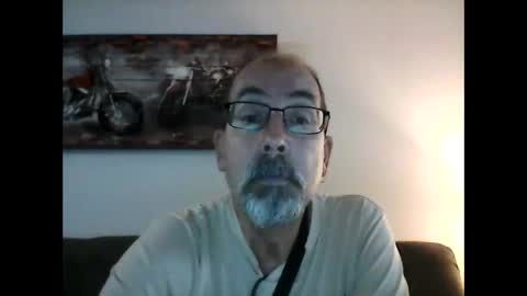 Snapshot of meathome3 chatting on 12.11.24 me at home online show from 12.11.24