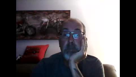Snapshot of meathome3 chatting on 09.12.25 me at home online show from 09.12.25