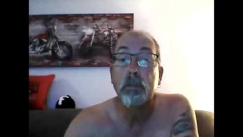 Snapshot of meathome3 chatting on 09.20.25 me at home online show from 09.20.25