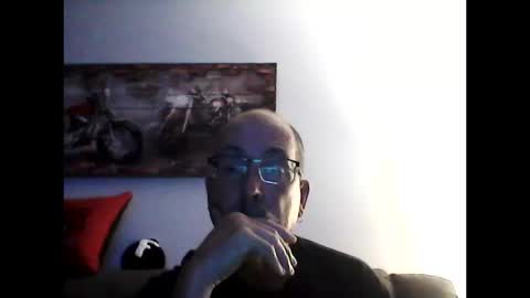 Snapshot of meathome3 chatting on 10.12.25 me at home online show from 10.12.25