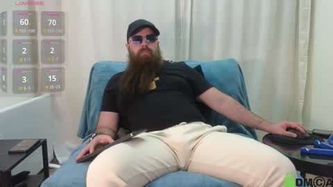 Snapshot of meaty_roll chatting on 01.11.25 Meaty Roll online show from 01.11.25