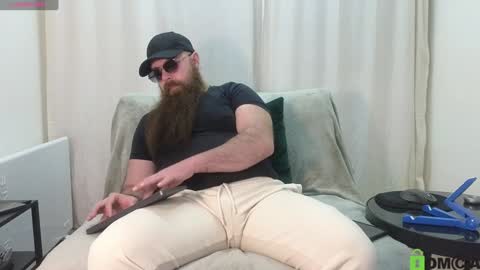 Snapshot of meaty_roll chatting on 02.06.25 Meaty Roll online show from 02.06.25