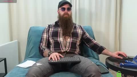 Snapshot of meaty_roll chatting on 02.21.25 Meaty Roll online show from 02.21.25