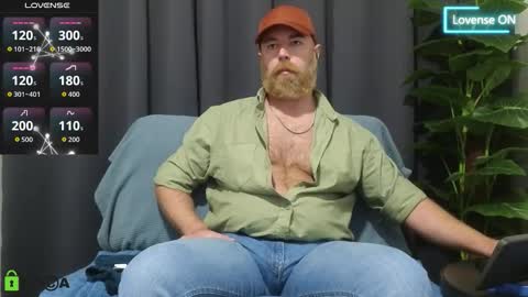 Snapshot of meaty_roll chatting on 09.28.25 Meaty Roll online show from 09.28.25