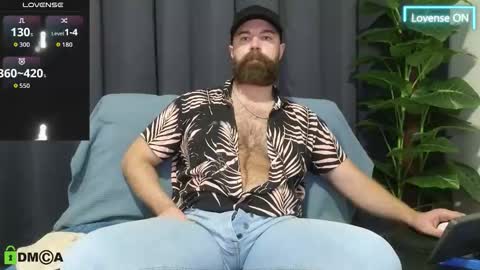 Snapshot of meaty_roll chatting on 10.31.25 Meaty Roll online show from 10.31.25