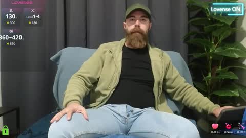 Snapshot of meaty_roll chatting on 11.21.25 Meaty Roll online show from 11.21.25