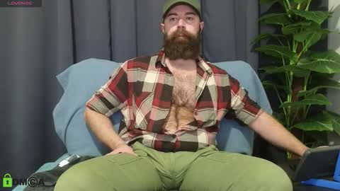 Snapshot of meaty_roll chatting on 12.03.25 Meaty Roll online show from 12.03.25